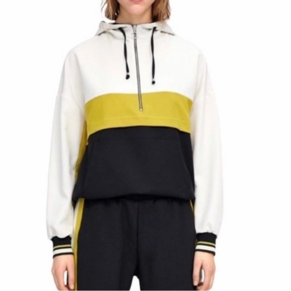 Zara - poll over / jacket / half zip-up / one big frontal pocket / hoddie / XS
